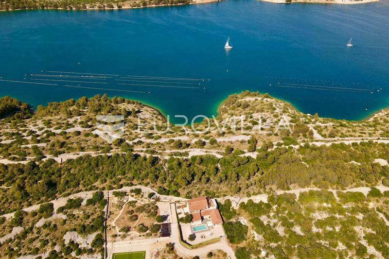 Šibenik, Martinska, agricultural land first row to the sea, 20394 m²