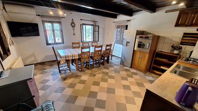 Karlovac, Zadobarje, ház 225 m², felújított, teljesen felszerelt