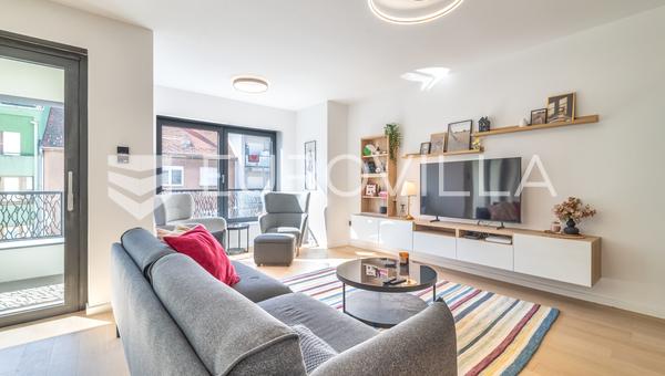 Zagreb, Trešnjevka, trosoban stan 112 m² s garažnim parkirnim mjestom