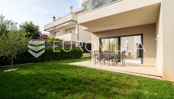 Zadar, Kožino, modern two-bedroom apartment with a garden in an excellent location