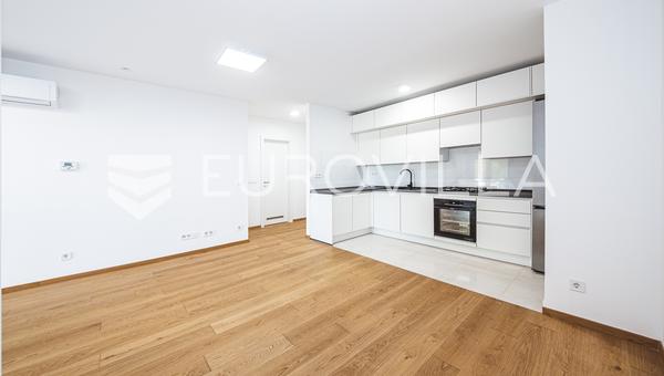 Zágráb, Črnomerec, kiváló üzleti helyiség NKP 66 m2 + GPM