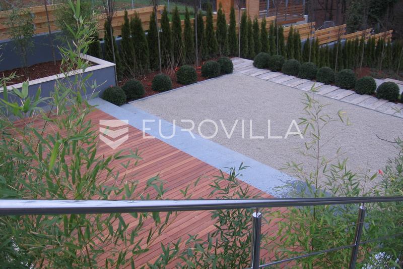 Zagreb, Pantovčak, a luxury villa with a pool and panoramic view - 10