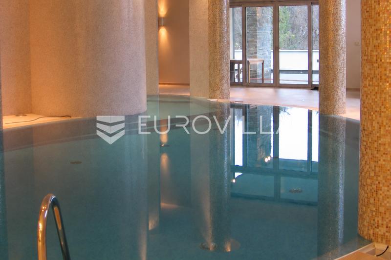 Zagreb, Pantovčak, a luxury villa with a pool and panoramic view - 9