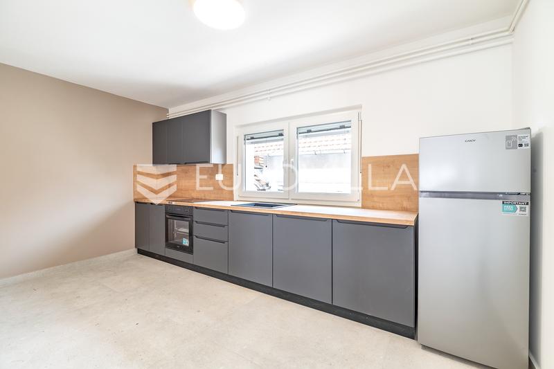 Zagreb, Sesvete, affärslokaler, 4 rum, terrass, parkering, 150 m² - 6