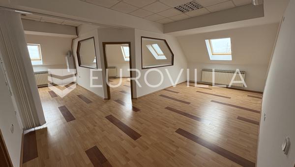 Čakovec, centrum města, atraktivní komerční prostor o výměře 62,18 m²
