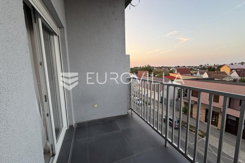 Đakovo, Centar, Prostran trosoban stan od 112 m² u zgradi s liftom - 41