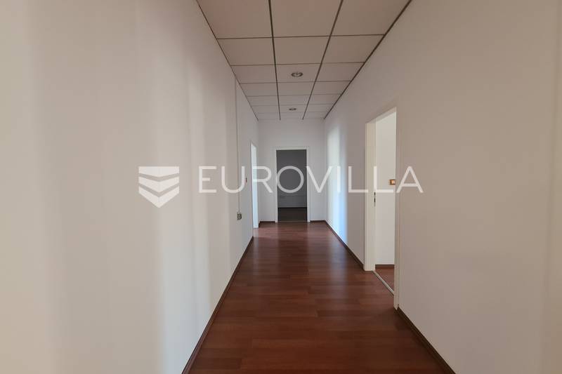 Radnička, funkcionalan poslovni prostor 110 m² na 1. katu poslovne zgrade - 3