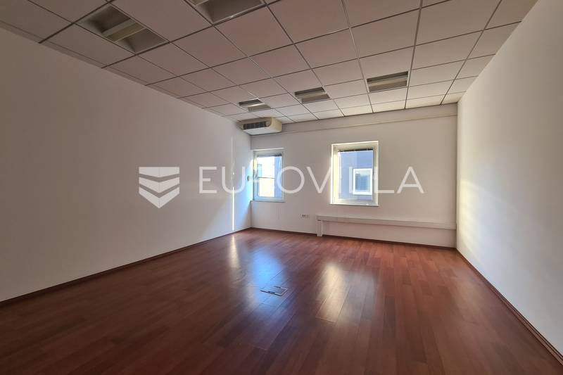 Radnička, funkcionalan poslovni prostor 110 m² na 1. katu poslovne zgrade - 5