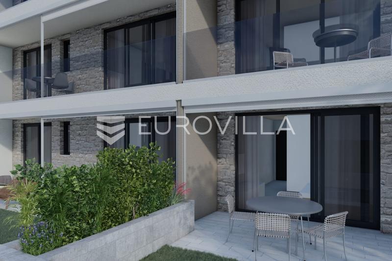 Šolta, Stomorska, dvosoban troetažan stan s pogledom na more