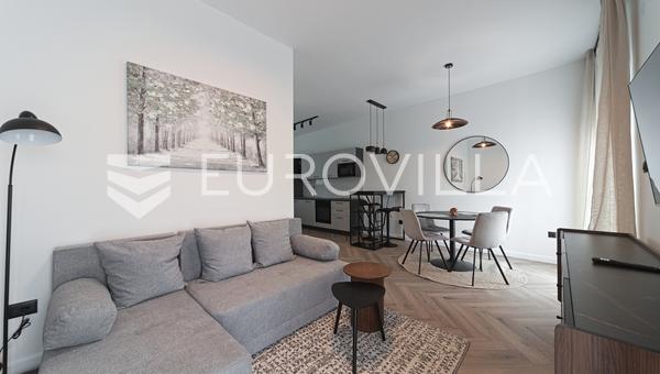 Osijek, Jug 2 - otopark yeri olan, yeni yenilenmiş, tek yatak odalı daire kiralıktır, 41 m²