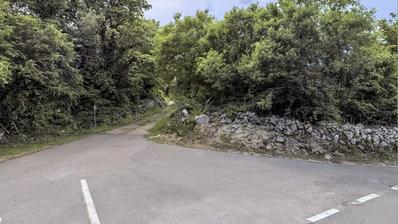 Krk, Malinska, prostrano poljoprivredno zemljište 7790 m² idealno za OPG ili suhu marinu