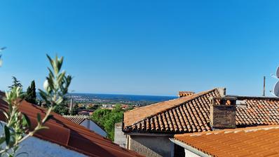 Istra, Vodnjan, kuća s krovnom terasom i pogledom na more