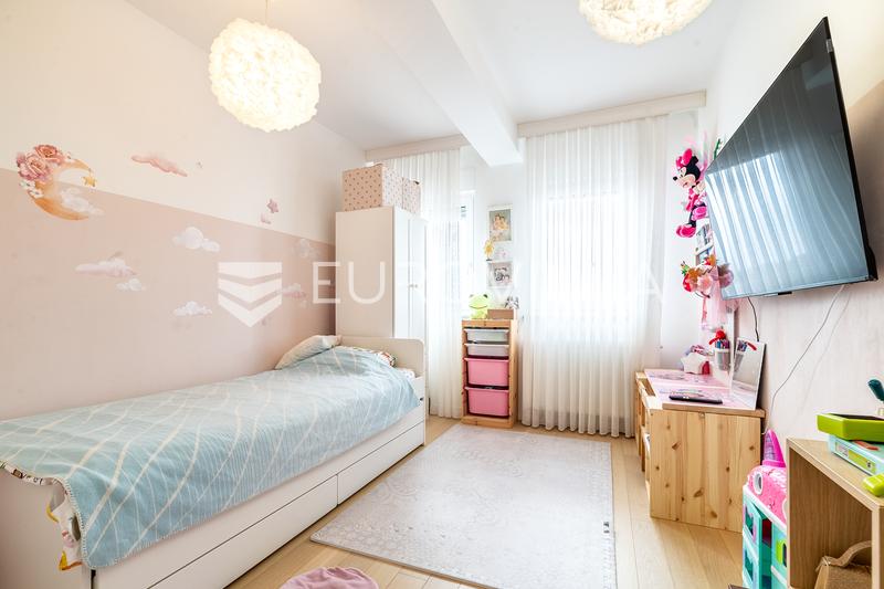 54 / 5.000 Zagreb, Dubrava, building with three residential units, 174 m²