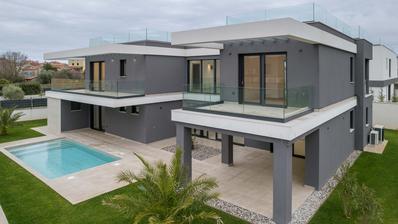 Istra, Pomer, unikatna, moderna villa 20 m od mora 417 m²