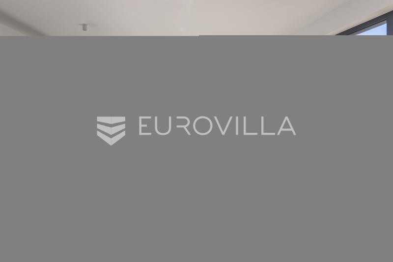 Istria, Pomer, villa moderna y única a 20 m del mar, 417 m² - 72