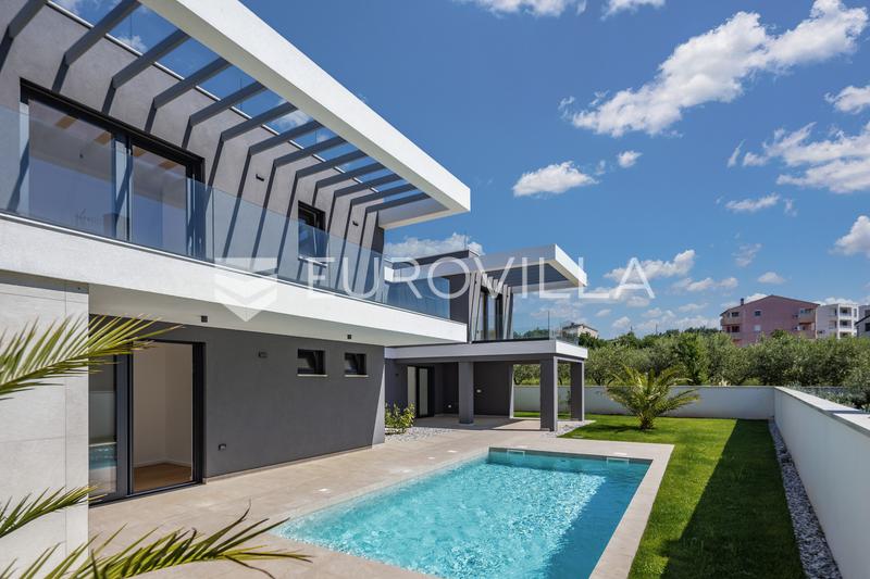 Istria, Pomer, villa moderna y única a 20 m del mar, 417 m² - 61