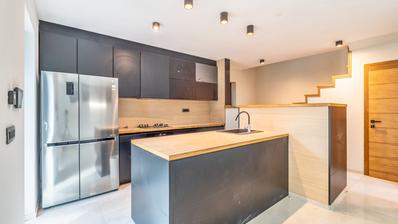 Samobor, centar, kuća površine 144 m2