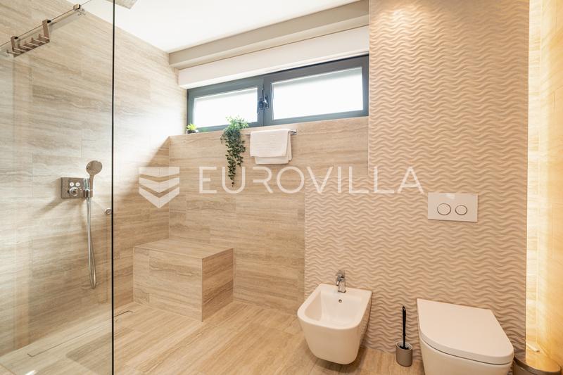Pag belle villa avec vue sur mer 350 m² à 200 mètres de la mer - 79
