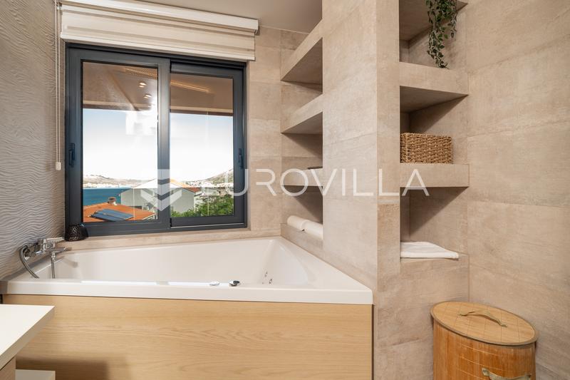 Pag belle villa avec vue sur mer 350 m² à 200 mètres de la mer - 82
