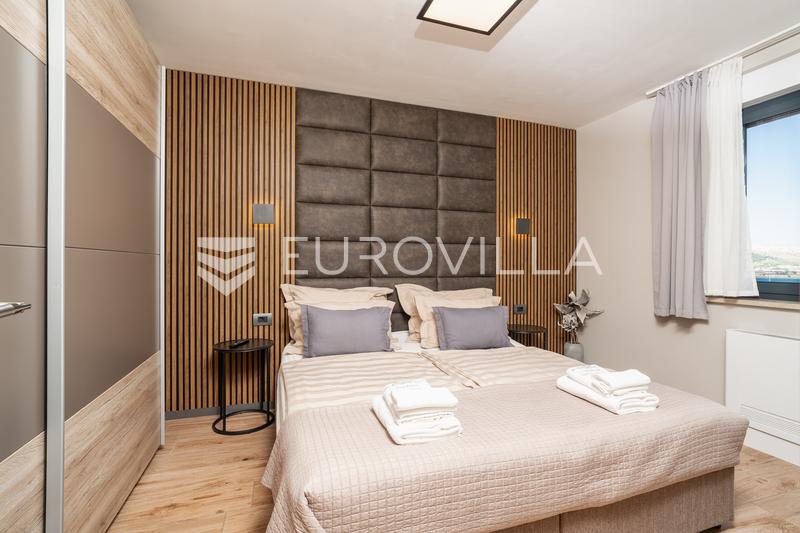 Pag belle villa avec vue sur mer 350 m² à 200 mètres de la mer - 75