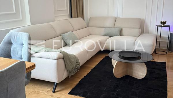 Osijek, Şehir Merkezi - Tamamen Yenilenmiş ve Eşyalı 80 m² Daire Satılık
