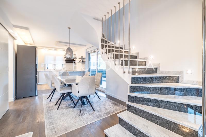 Zagreb, JARUN, lepo dvonadstropno štirisobno stanovanje, 106 m², 2 parkirni mesti - 1