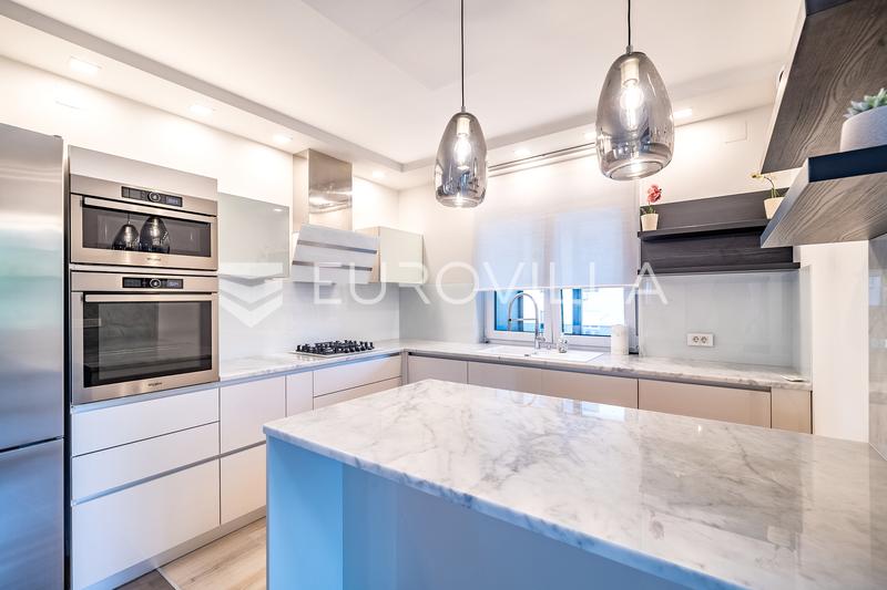 Zagreb, JARUN, lepo dvonadstropno štirisobno stanovanje, 106 m², 2 parkirni mesti - 6
