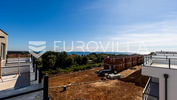 Istra, Zambratija - Udoben apartma z dvema pokritima terasama le nekaj minut od morja