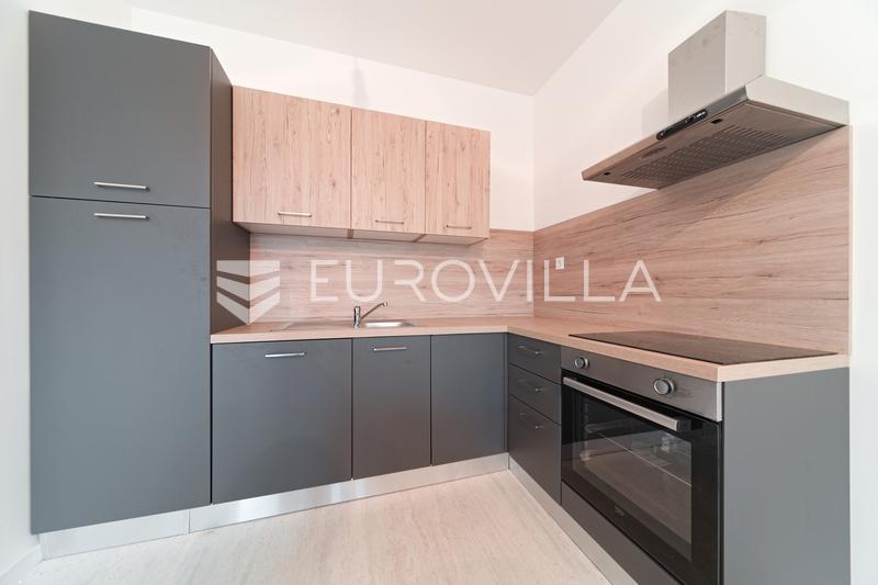 Osijek, Novi Grad, bel appartement de quatre pièces avec jardin dans un immeuble neuf - 5