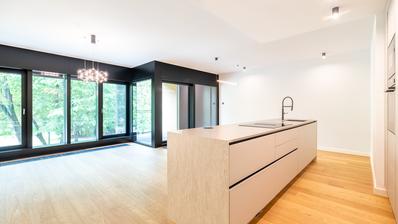 Zagreb, Donji grad, centar, luksuzan četverosoban stan s loggiom, terasom i vrtom 150 m²