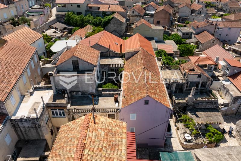 Øya Korcula, Vela Luka, hus for renovering i sentrum - 8