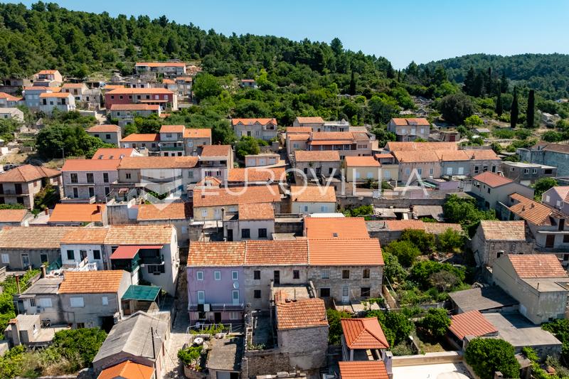 Øya Korcula, Vela Luka, hus for renovering i sentrum - 11