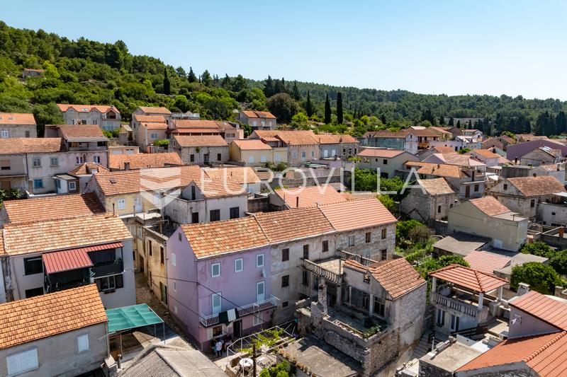 Øya Korcula, Vela Luka, hus for renovering i sentrum - 10
