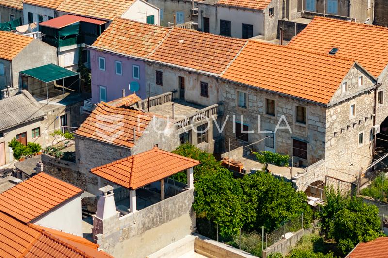 Øya Korcula, Vela Luka, hus for renovering i sentrum - 7