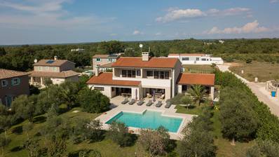 Istra,  Savičenta, Juršići, moderna vila 400 m2 na velikoj okućnici 1986m2