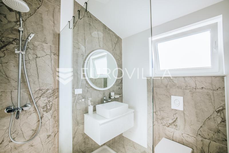 Istria, Višnjan - Luxury 260 m² Villa with a Heated Pool and 4 En-Suite Bedrooms - 30