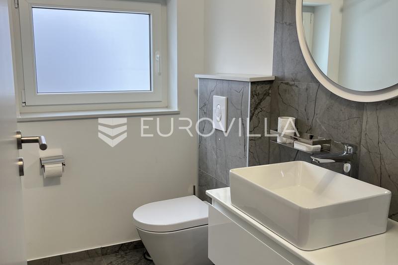 Istria, Višnjan - Luxury 260 m² Villa with a Heated Pool and 4 En-Suite Bedrooms - 24