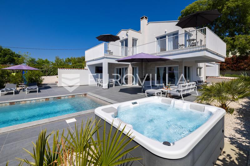 Istria, Višnjan - Luxury 260 m² Villa with a Heated Pool and 4 En-Suite Bedrooms - 12