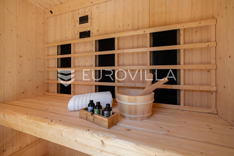 Istria, Višnjan - Luxury 260 m² Villa with a Heated Pool and 4 En-Suite Bedrooms - 37