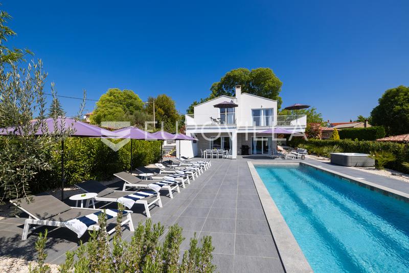 Istria, Višnjan - Luxury 260 m² Villa with a Heated Pool and 4 En-Suite Bedrooms - 10
