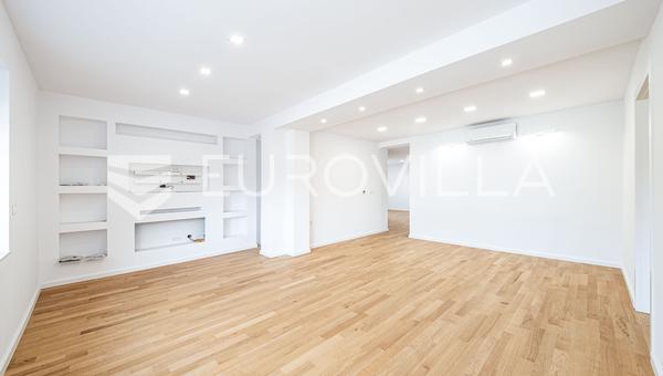 Zaprešić, Centar, četverosoban stan 160 m² s 4 parkirna mjesta, NOVOGRADNJA