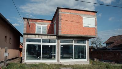 Antin, Kuća s poslovnim prostorom 278 m², Novogradnja, zemljište 1618 m²