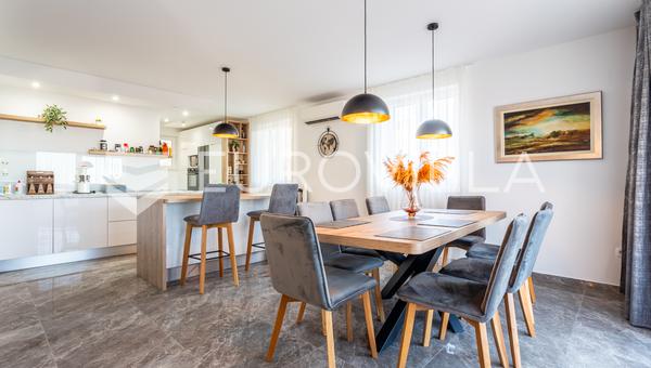 Split, Meje, luksuzan dvoetažni stan 176 m² s pogledom na more