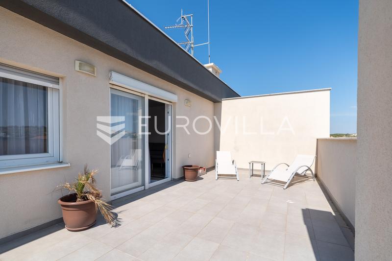 Zadar, Melada, moderno apartamento de dos dormitorios con terraza en la azotea, OBRA NUEVA - 10
