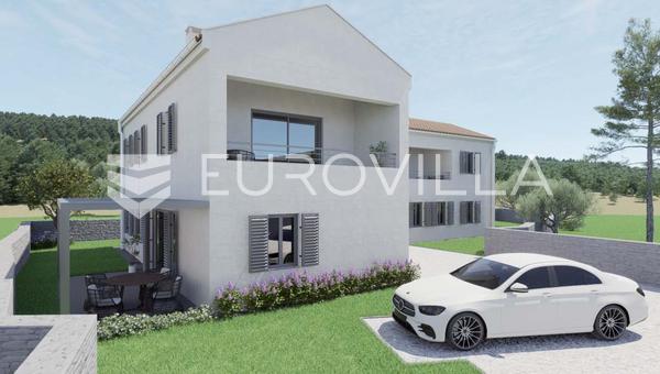 Veli Lošinj, NOVOGRADNJA, trosoban stan 88,80 m² s vrtom, terasom i parkingom, blizina mora i centra