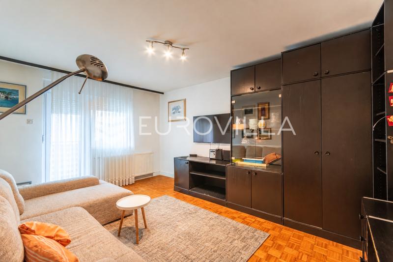Ludbreg, gerenoveerd driekamerappartement met een vloeroppervlakte van 59,18 m² - 2