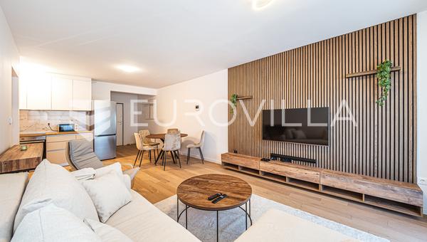 Zagabria, Cehi bellissimo bilocale di 56 m² con posto auto in garage