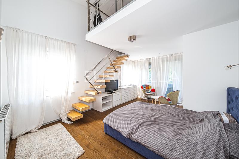 Zagreb, Šestine, prostran četverosoban penthouse s velikom terasom, balkonom i parkingom - 12
