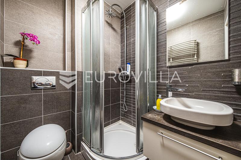 Zagreb, Šestine, prostran četverosoban penthouse s velikom terasom, balkonom i parkingom - 26