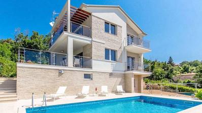 Ičići, Poljane, elegantna vila s panoramskim pogledom 275 m2, bazen, garaža